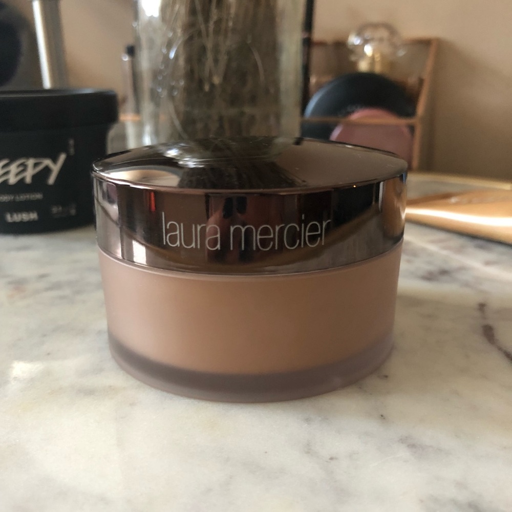 Laura Mercier translucent powder